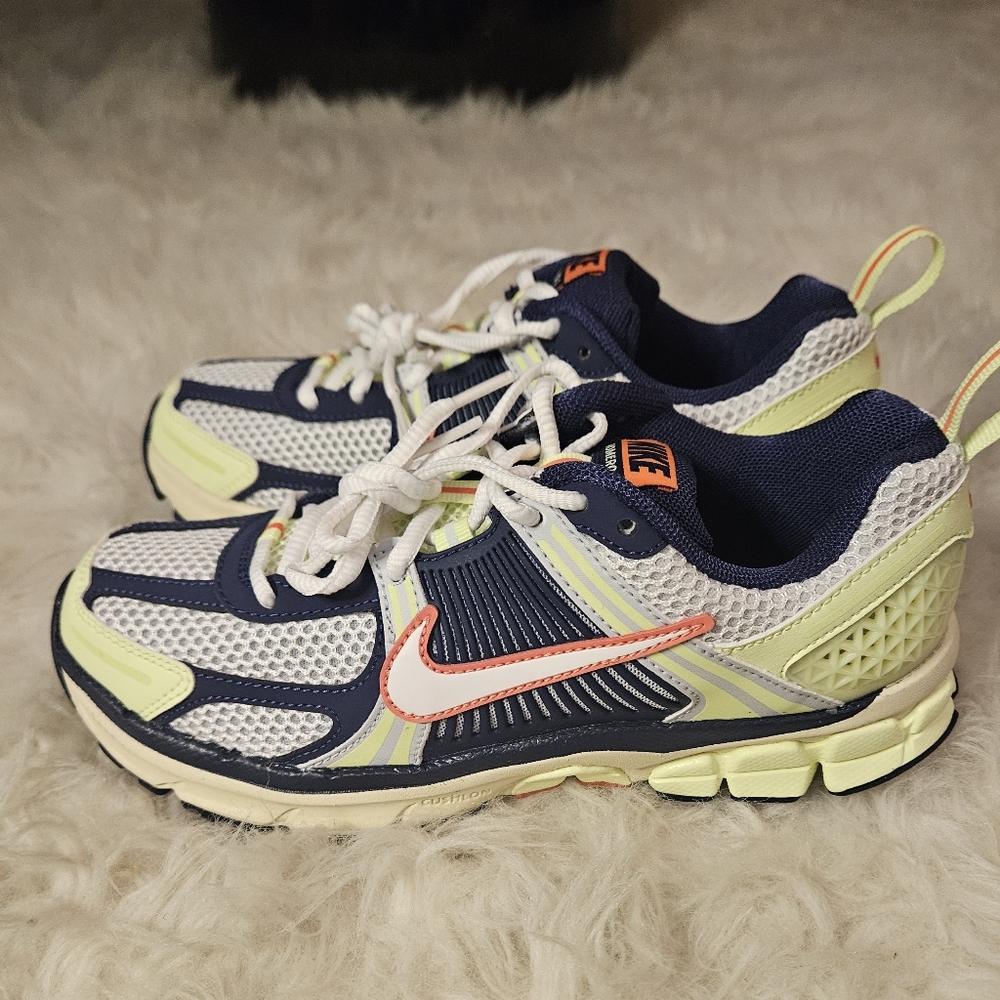 GS NIKE VOMERO 5 SNEAKER SZ 5Y/WMNS 6.5
